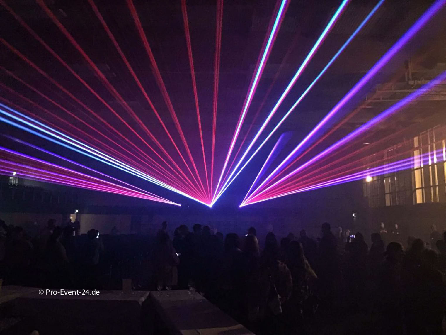 Pro-Event-24 Ihr professioneller Partner für Ihr Event – Eventplanung, Hochzeiten, Familienfeiern, Jubiläen, Geburtstage, Firmenfeiern, Ambientebeleuchtung, Architekturbeleuchtung, Fassadenbeleuchtung, Fassadenfeuerwerke, Musikfeuerwerke, Lasershows, Moderation, Promotion, Beschallungen, Luftaufnahmen, Luft- Videos, Mobildiscothek