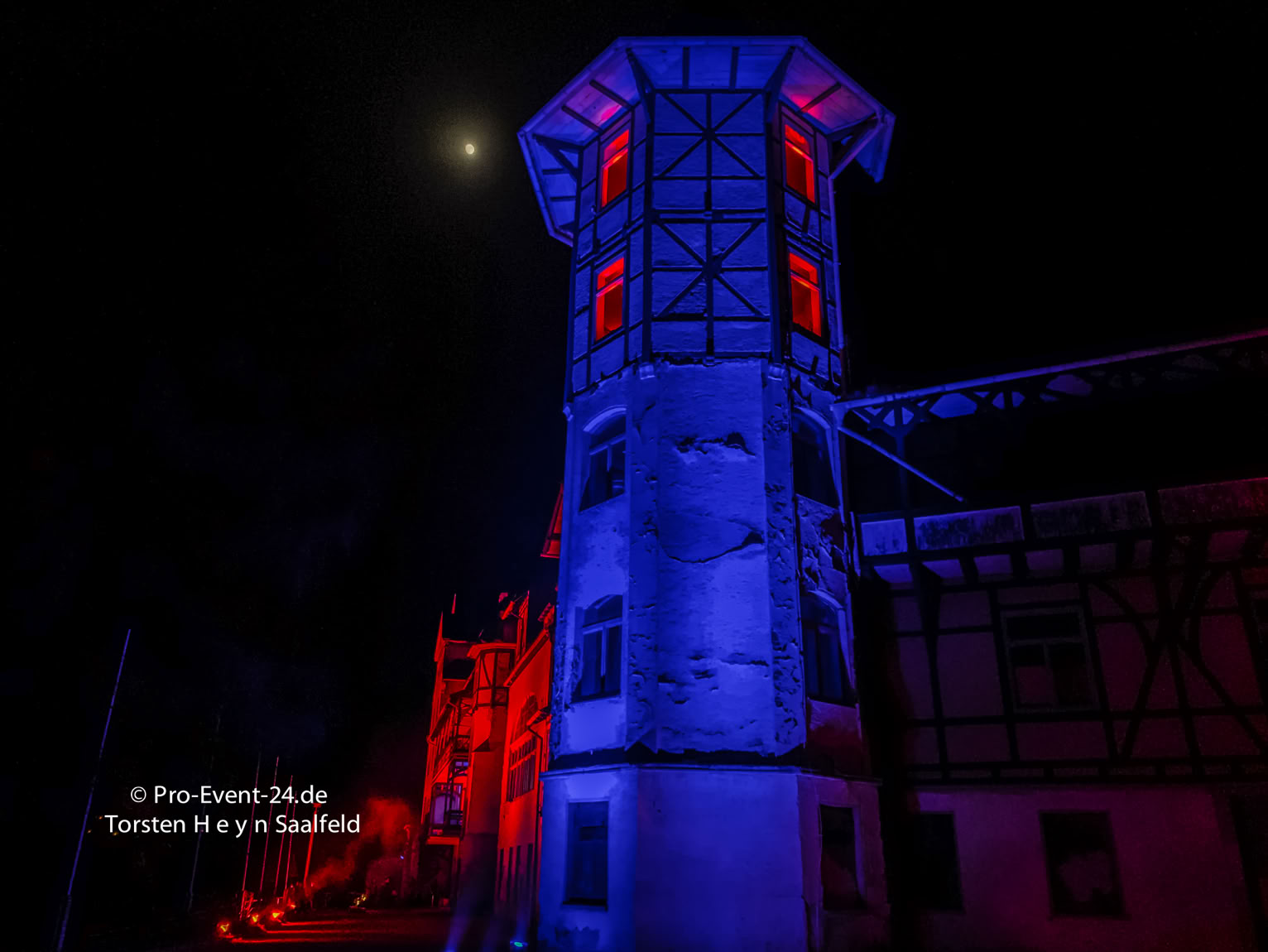 Pro-Event-24 Ihr professioneller Partner für Ihr Event – Eventplanung, Hochzeiten, Familienfeiern, Jubiläen, Geburtstage, Firmenfeiern, Ambientebeleuchtung, Architekturbeleuchtung, Fassadenbeleuchtung, Fassadenfeuerwerke, Musikfeuerwerke, Lasershows, Moderation, Promotion, Beschallungen, Luftaufnahmen, Luft- Videos, Mobildiscothek