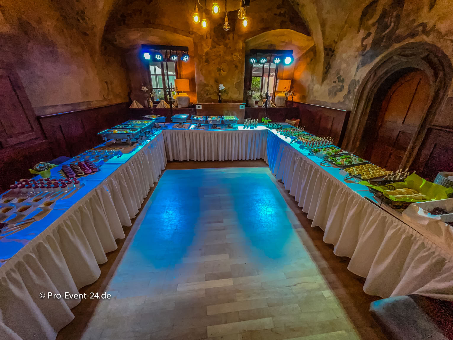 Pro-Event-24 Ihr professioneller Partner für Ihr Event – Eventplanung, Hochzeiten, Familienfeiern, Jubiläen, Geburtstage, Firmenfeiern, Ambientebeleuchtung, Architekturbeleuchtung, Fassadenbeleuchtung, Fassadenfeuerwerke, Musikfeuerwerke, Lasershows, Moderation, Promotion, Beschallungen, Luftaufnahmen, Luft- Videos, Mobildiscothek