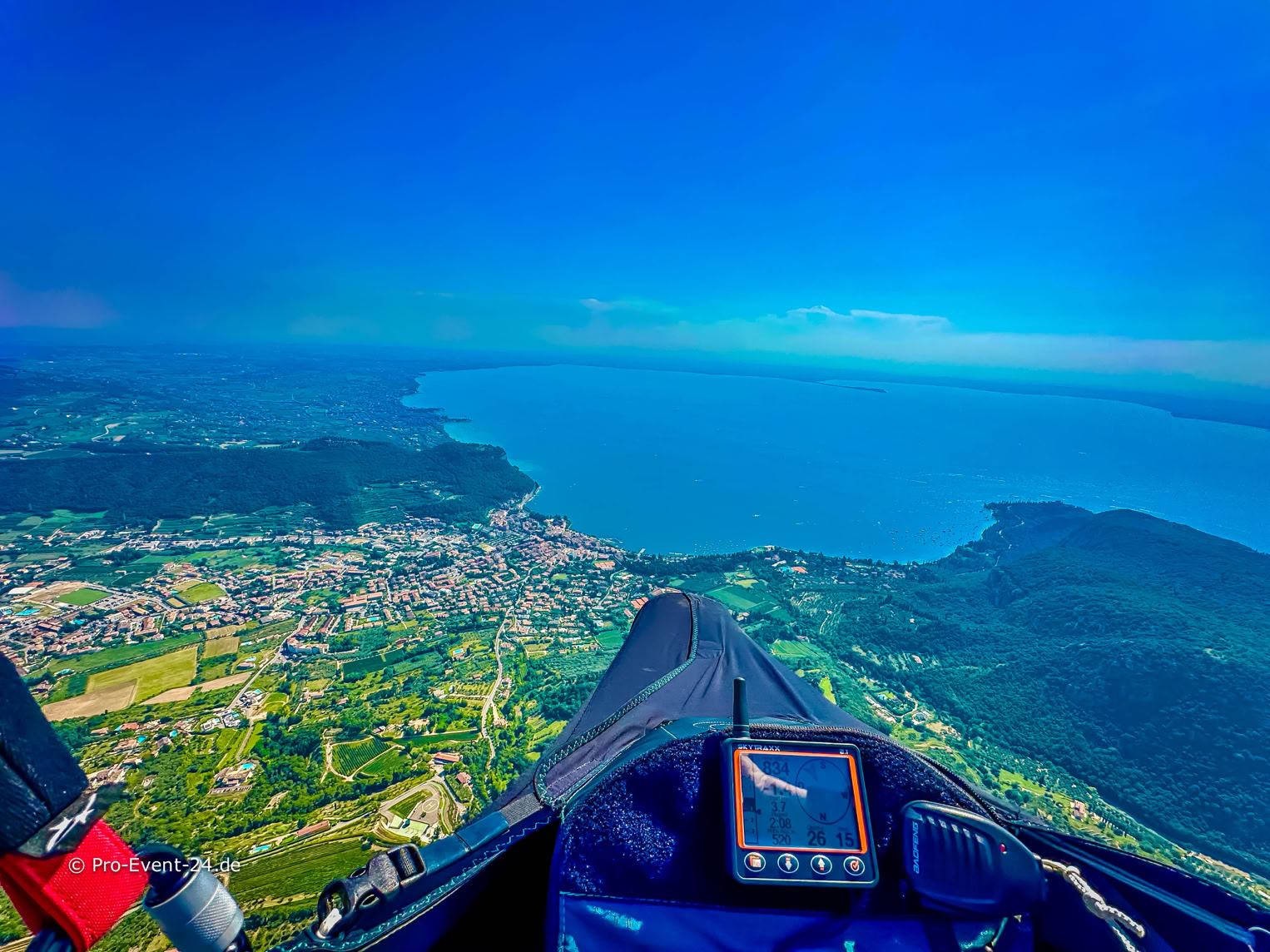 Pro-Event-24 Ihr professioneller Partner für Ihr Event – Eventplanung, Hochzeiten, Familienfeiern, Jubiläen, Geburtstage, Firmenfeiern, Ambientebeleuchtung, Architekturbeleuchtung, Fassadenbeleuchtung, Fassadenfeuerwerke, Musikfeuerwerke, Lasershows, Moderation, Promotion, Beschallungen, Luftaufnahmen, Luft- Videos, Mobildiscothek