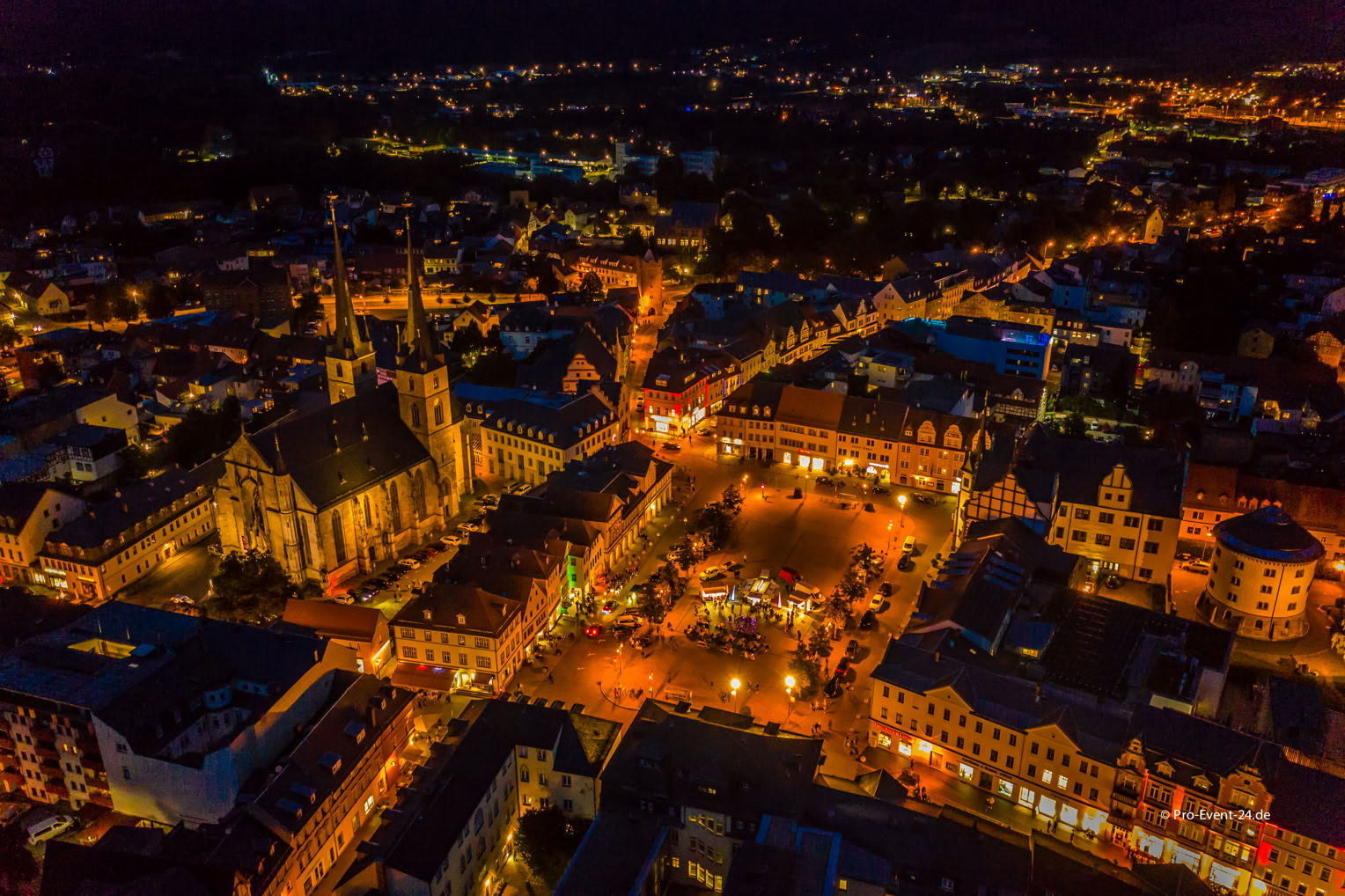Pro-Event-24 Ihr professioneller Partner für Ihr Event – Eventplanung, Hochzeiten, Familienfeiern, Jubiläen, Geburtstage, Firmenfeiern, Ambientebeleuchtung, Architekturbeleuchtung, Fassadenbeleuchtung, Fassadenfeuerwerke, Musikfeuerwerke, Lasershows, Moderation, Promotion, Beschallungen, Luftaufnahmen, Luft- Videos, Mobildiscothek