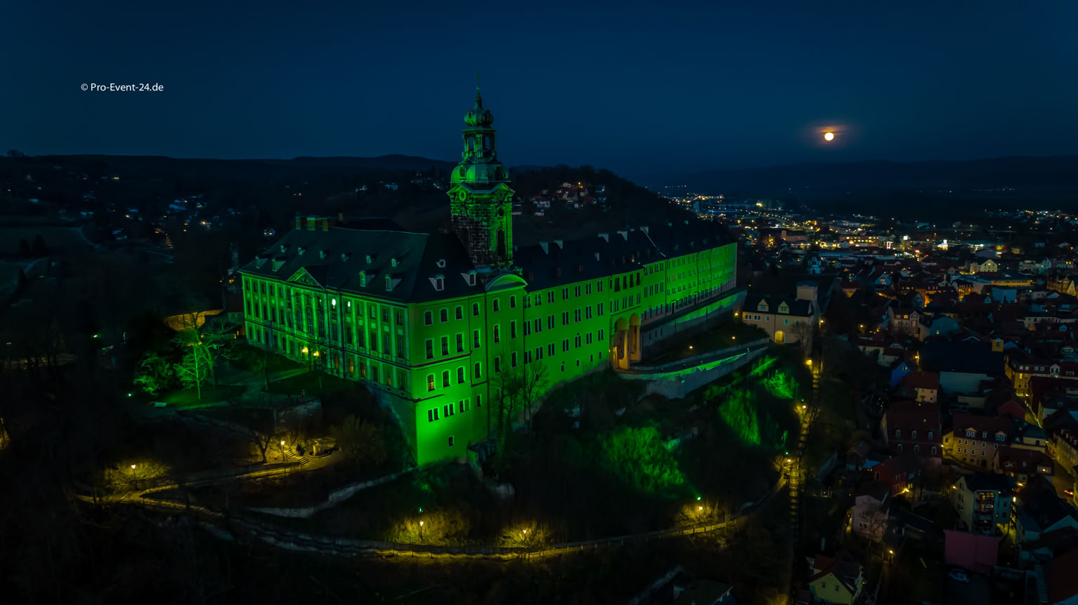 Pro-Event-24 Ihr professioneller Partner für Ihr Event – Eventplanung, Hochzeiten, Familienfeiern, Jubiläen, Geburtstage, Firmenfeiern, Ambientebeleuchtung, Architekturbeleuchtung, Fassadenbeleuchtung, Fassadenfeuerwerke, Musikfeuerwerke, Lasershows, Moderation, Promotion, Beschallungen, Luftaufnahmen, Luft- Videos, Mobildiscothek