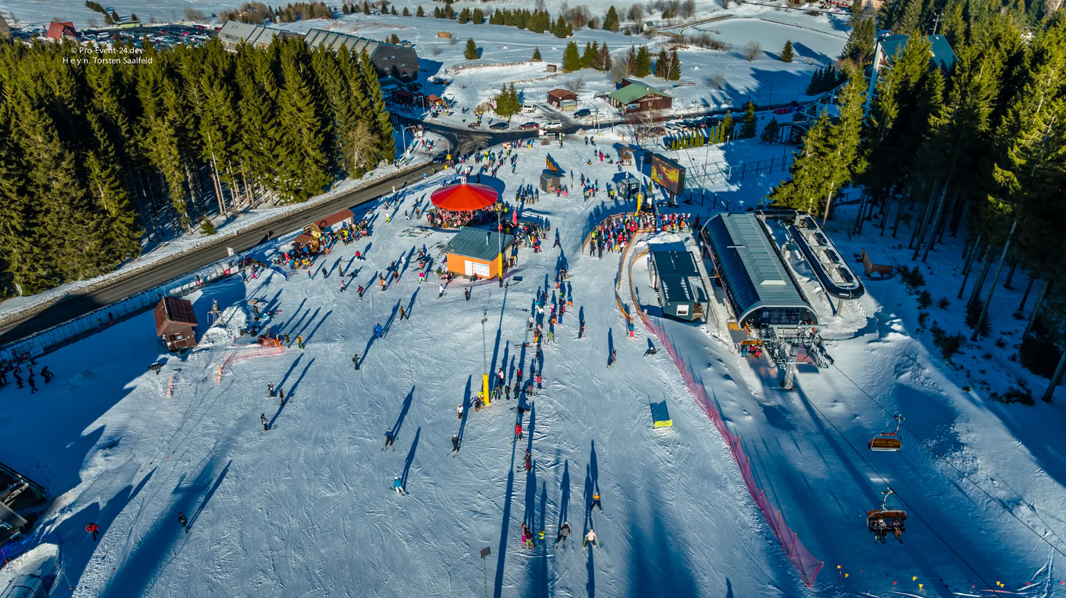 Pro-Event-24 Ihr professioneller Partner für Ihr Event – Eventplanung, Hochzeiten, Familienfeiern, Jubiläen, Geburtstage, Firmenfeiern, Ambientebeleuchtung, Architekturbeleuchtung, Fassadenbeleuchtung, Fassadenfeuerwerke, Musikfeuerwerke, Lasershows, Moderation, Promotion, Beschallungen, Luftaufnahmen, Luft- Videos, Mobildiscothek