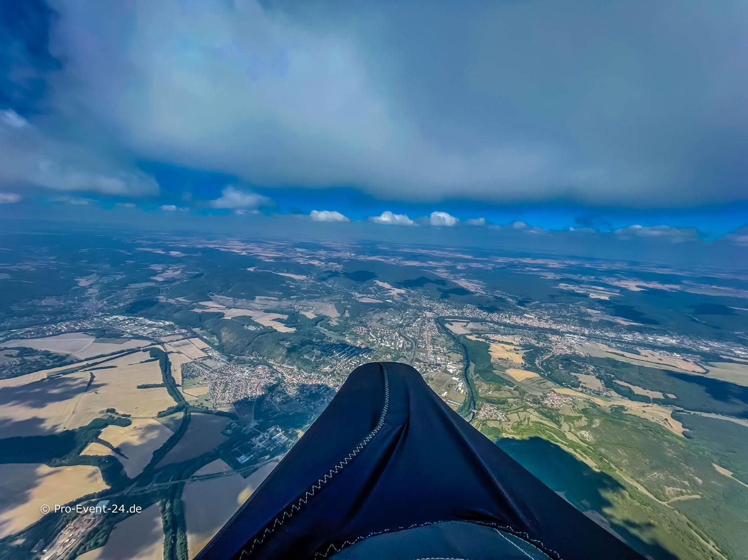 Pro-Event-24 Ihr professioneller Partner für Ihr Event – Eventplanung, Hochzeiten, Familienfeiern, Jubiläen, Geburtstage, Firmenfeiern, Ambientebeleuchtung, Architekturbeleuchtung, Fassadenbeleuchtung, Fassadenfeuerwerke, Musikfeuerwerke, Lasershows, Moderation, Promotion, Beschallungen, Luftaufnahmen, Luft- Videos, Mobildiscothek